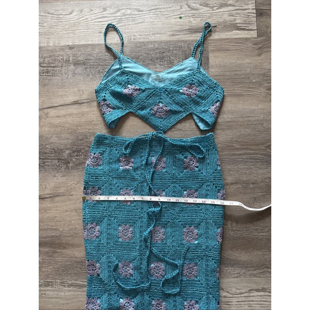 Lisa maree Crop top And Midi Skirt in Turquoise - Picture 6 of 9